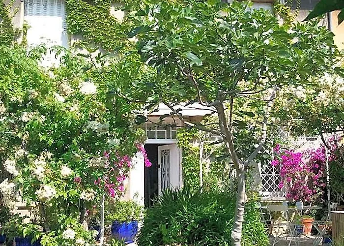 Les Petits Poissons Bed & Breakfast Avignon